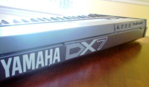 Yamaha DX7 – SynthMania