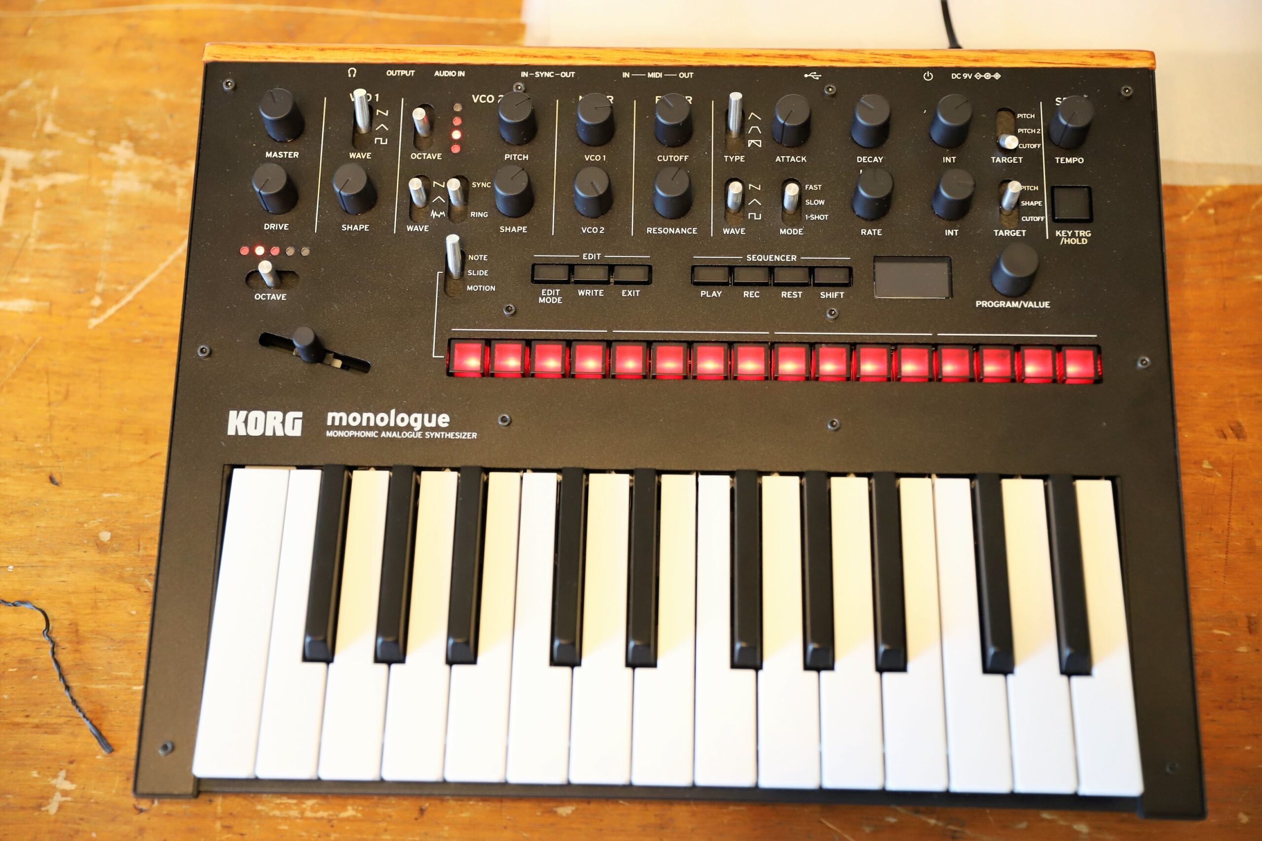 限定セール！ KORG 箱、ACアダプタ2つ、電池付き monologue 箱、AC 