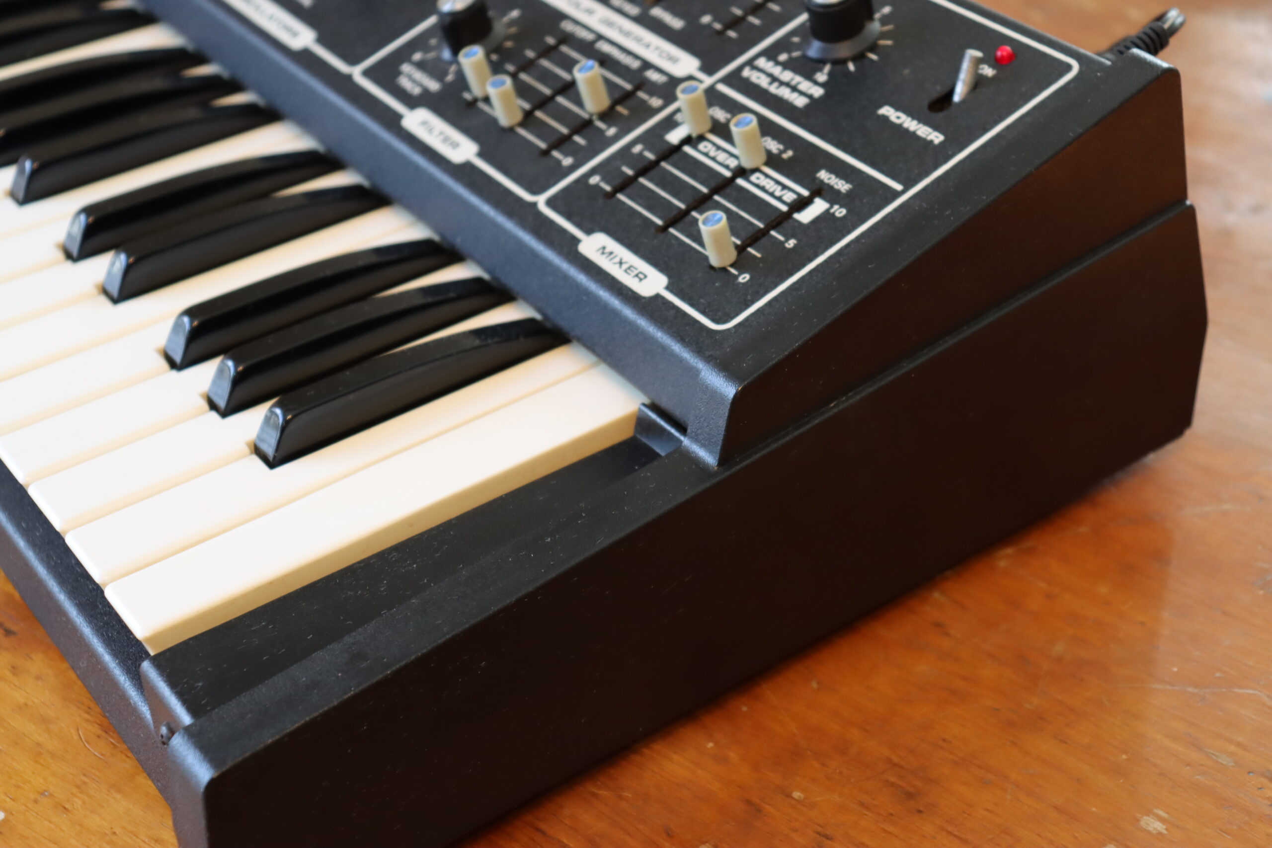 Moog Rogue – SynthMania